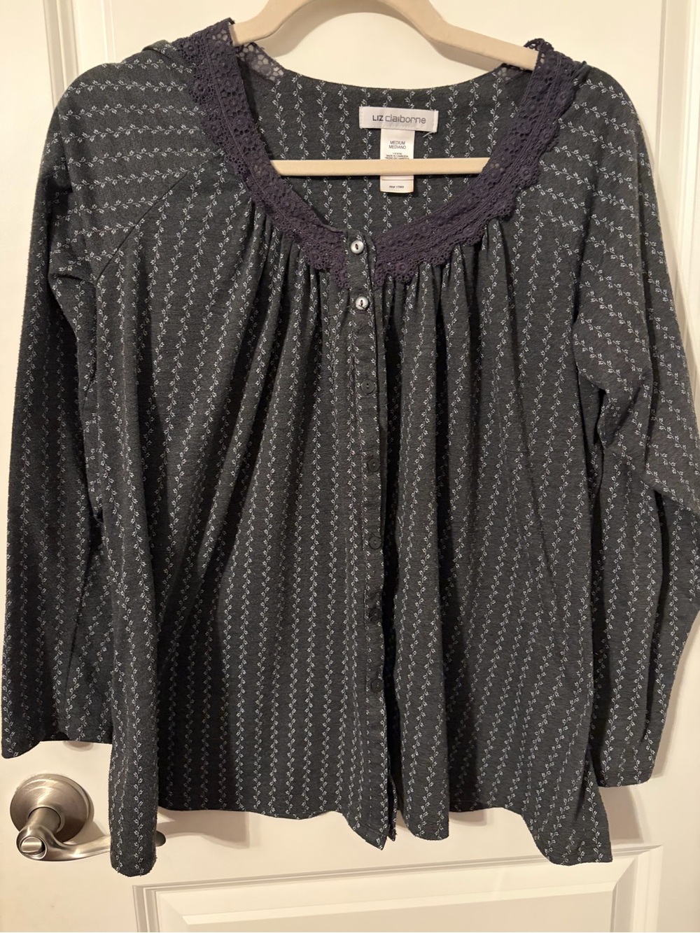 Liz Claiborne Gray Button-Front Long Sleeve Top with Lace Trim